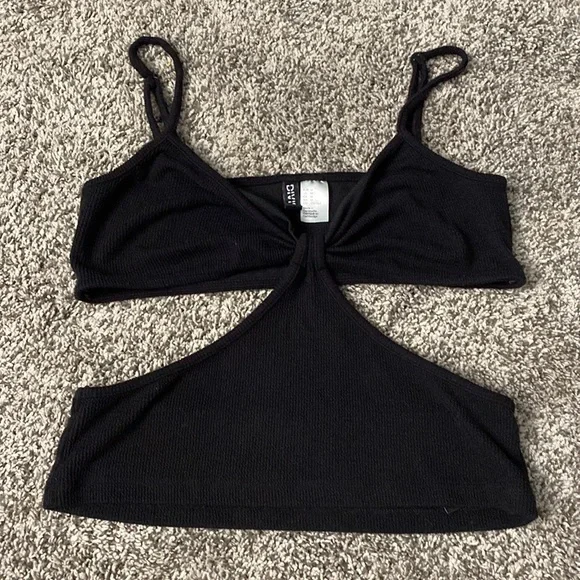 Two H&M body wrap tops - Picture 9 of 9